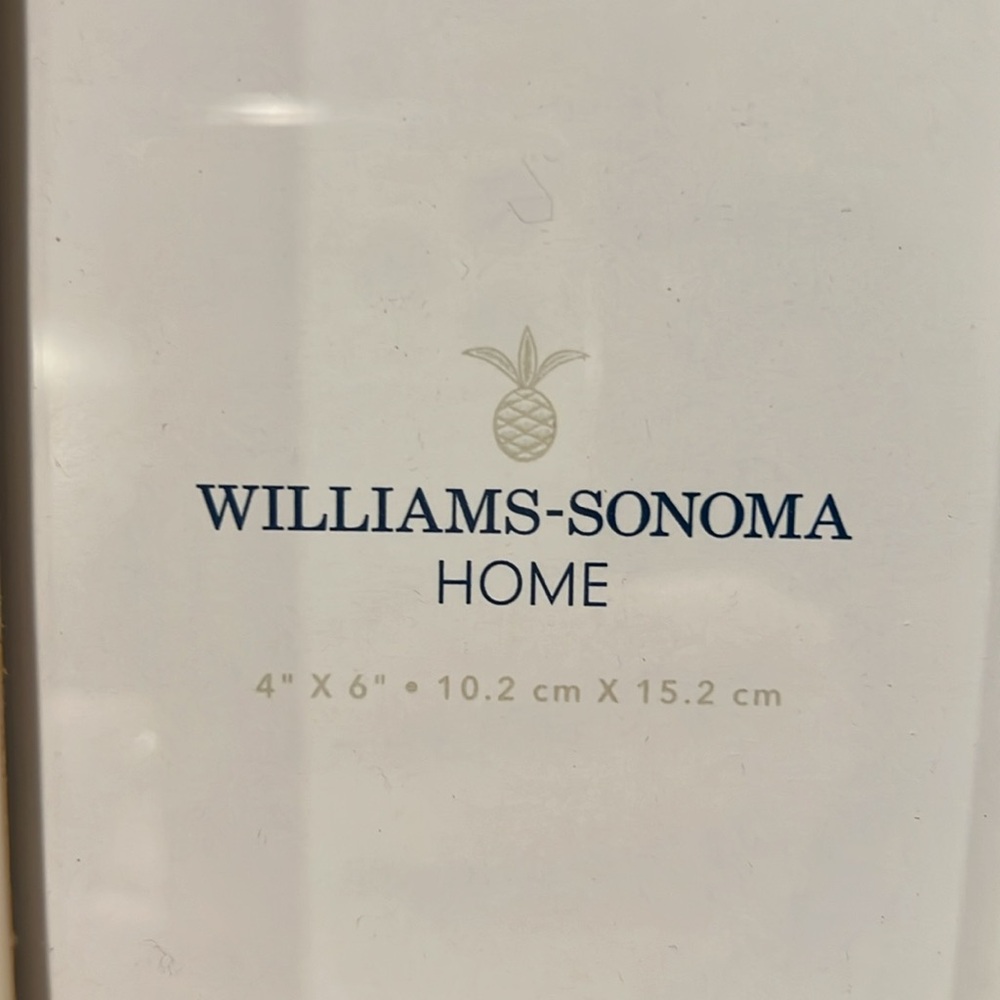 Williams-Sonoma Leather Picture Frame, 4”x6” - Picture 3 of 10